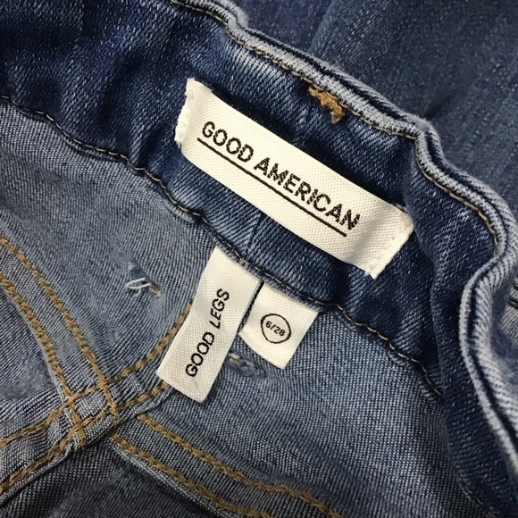 Good American Good Legs in Blue431 Size 28P Cropped. - Picture 9 of 10